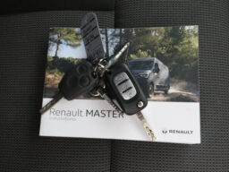 Renault Master 2.3DCi 135PK L2H2 | Imperiaal | Trekhaak | 138.271 km | 2021 | 135 pk